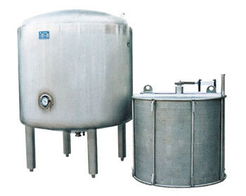 Extract tank