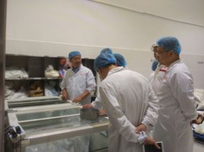 成都市食药局食品生产监督管理处检查温江区乳制品生产企业安全生产情况
